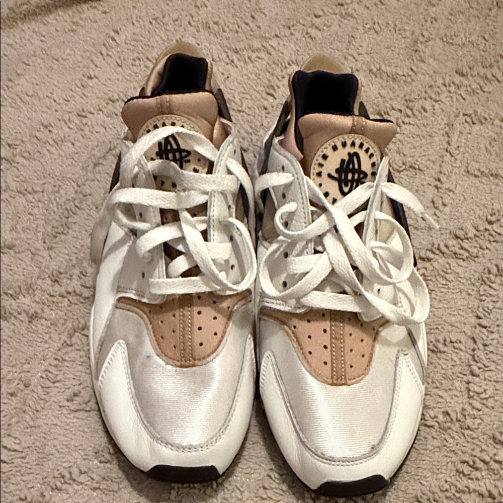 Nike White and Tan Athletic Shoes: Nike Huarache size 9.5